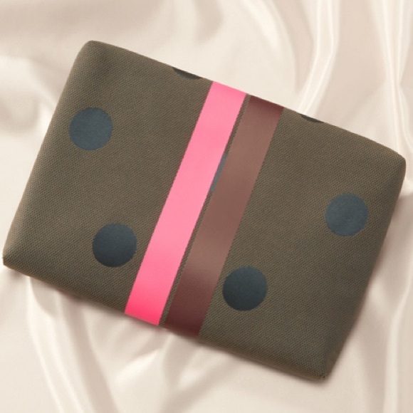 Stella & Dot Olive Dot Bellamy Clutch - Picture 4 of 10